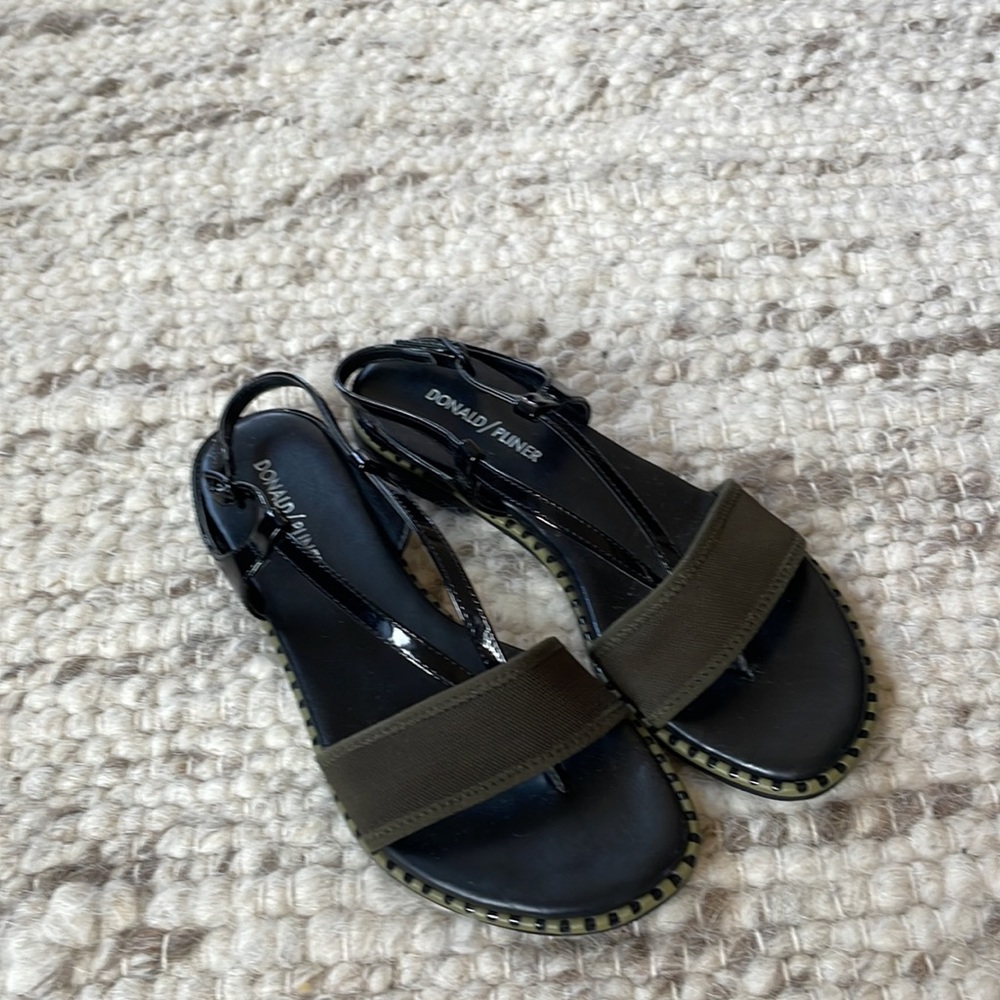 Donald Pliner sandals worn once